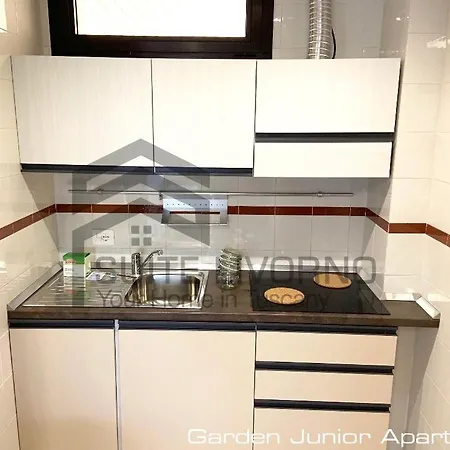 Marilia Pool Side - Group Apartment