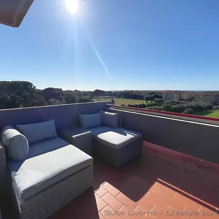 Marilia Pool Side - Group Apartment *